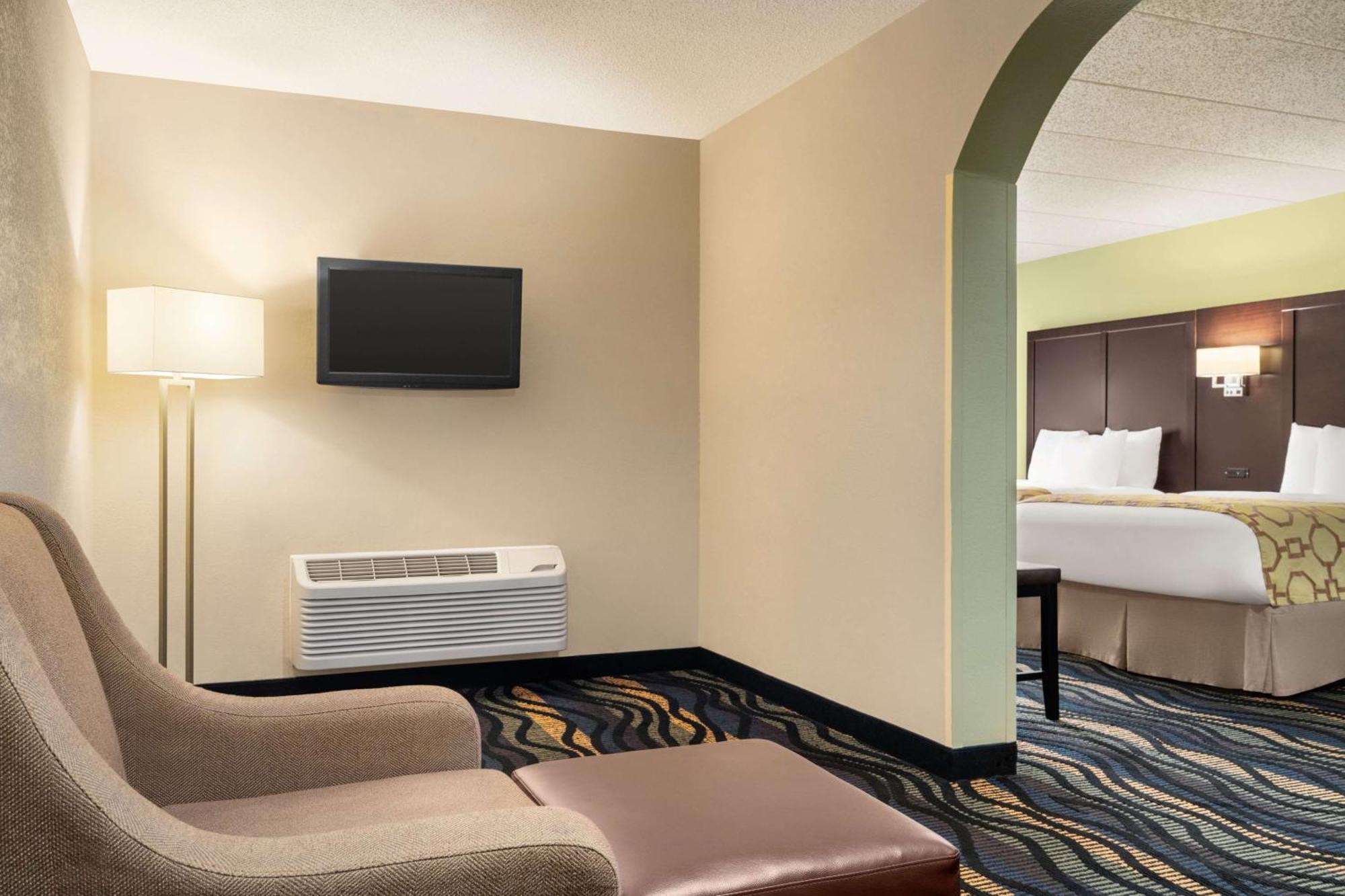 Hotel Baymont By Wyndham Georgetown Exterior foto