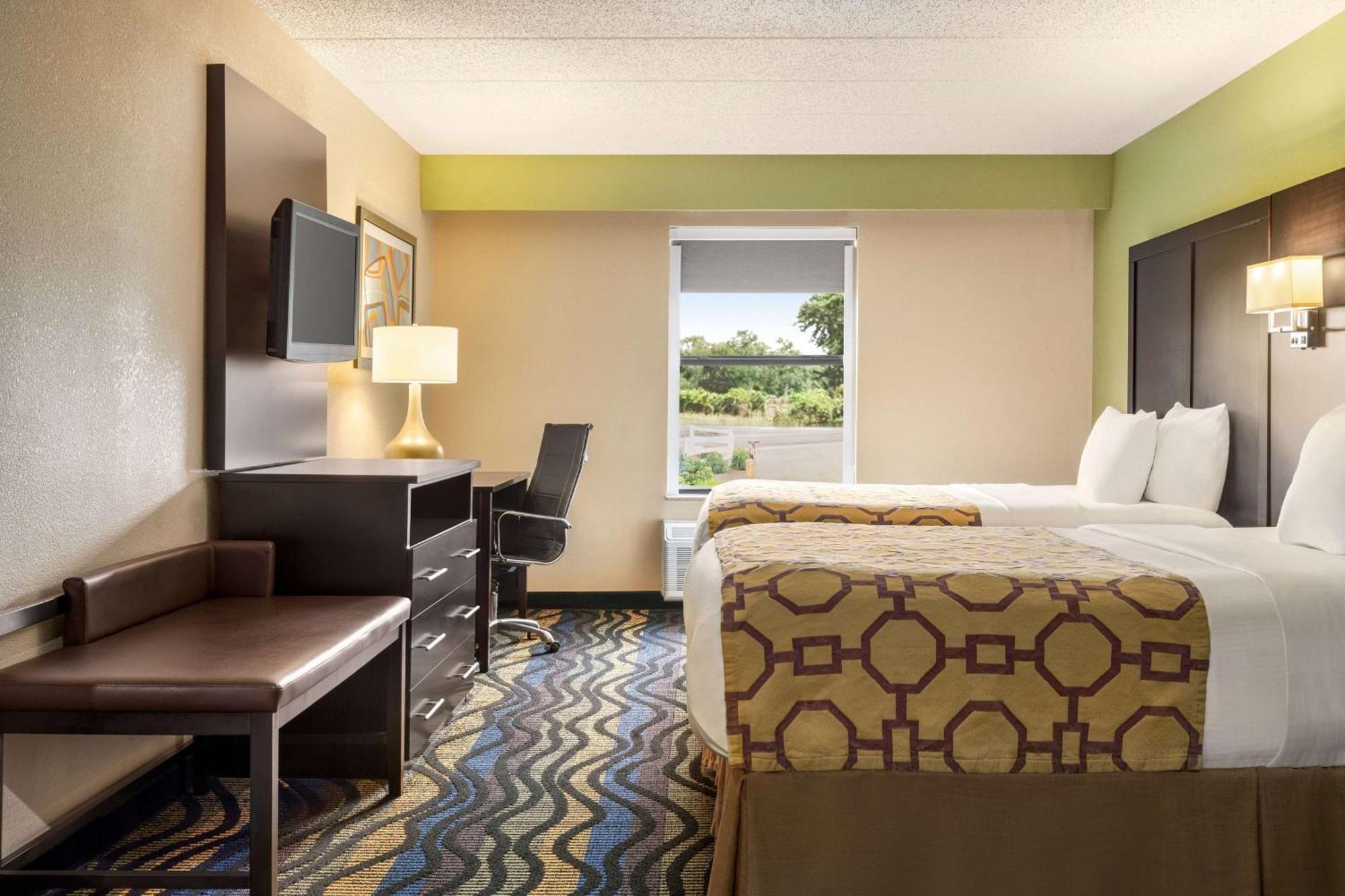 Hotel Baymont By Wyndham Georgetown Exterior foto