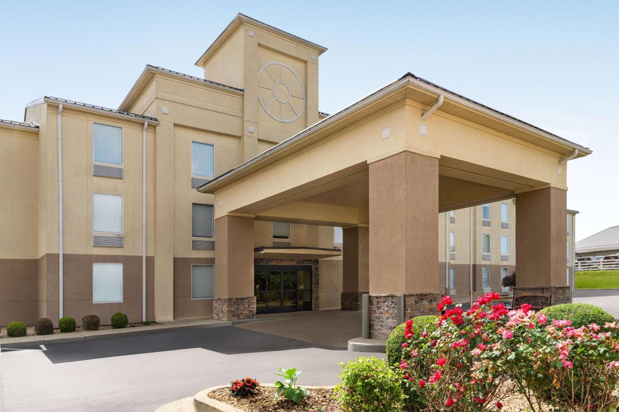 Hotel Baymont By Wyndham Georgetown Exterior foto